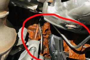 Kỳ lạ đại lý Ford mua lại chiếc xe "đầy bí ẩn" sau hơn 1 tháng bán cho khách hàng