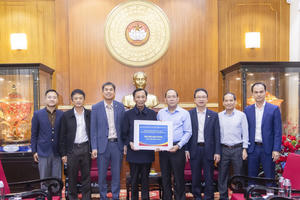 Làm đẹp thêm hình ảnh người Việt Nam nghĩa tình