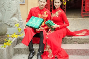 Phan Thị Mơ cùng Ray Võ tươi tắn với mùa xuân