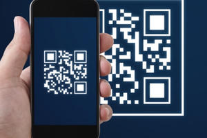 Cảnh giác với các mã QR được dán hoặc chia sẻ ở những nơi công cộng