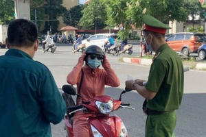 Hà Nội: Xử lý hơn 1.000 trường hợp vi phạm giao thông trong ngày 8/4