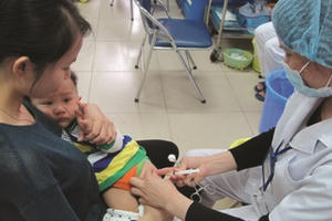 Bệnh thủy đậu bùng phát, lây từ trẻ sang người lớn Bệnh thủy đậu bùng phát, lây từ trẻ sang người lớn