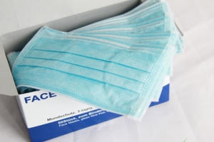 Khẩu trang y tế rởm mua tiền nghìn, chữa bệnh tiền triệu