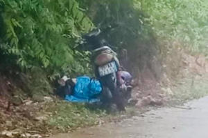 Bàng hoàng phát hiện thi thể người đàn ông bên vệ đường