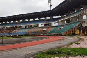 Xót xa “chảo lửa” 22.000 chỗ ngồi bị bỏ hoang giữa lòng thành phố