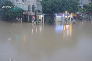 Mưa lớn gây ngập úng nhiều tuyến đường ở thành phố Thái Nguyên