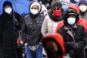 Sau khi tiêm phòng vaccine COVID-19, bạn cần làm gì để an toàn?