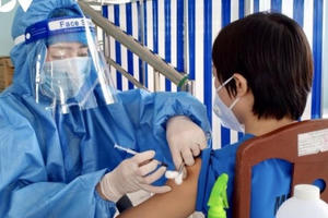 Phụ huynh cần lưu ý gì khi quyết định tiêm vaccine cho trẻ?