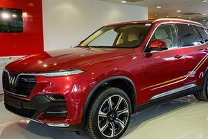 Doanh số thấp, loạt xe ô tô giảm giá sâu trong tháng 10