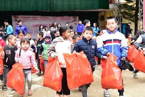 Ấm tình ngày xuân biên giới