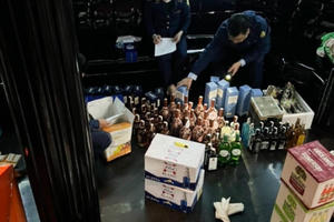 Hà Nội: Phát hiện, thu giữ khí cười, rượu lậu tại quán bar One Lounge