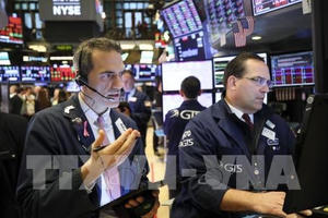 Thông báo áp thuế mới của Tổng thống Mỹ khiến Phố Wall chao đảo