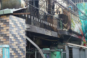 Thăm hỏi động viên gia đình có hai cháu bé tử vong trong vụ cháy