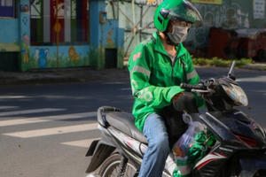 TP HCM: Shipper được phép hoạt động tại các ‘vùng đỏ’ từ ngày 30/8