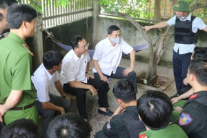 Khen thưởng các đơn vị khống chế đối tượng nổ súng bắn gục 2 người tại TP Vinh