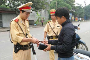 'Vướng' khi xử lý phương tiện giao thông vi phạm hành chính tại Hà Nội