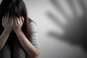 Lâm Đồng: Khởi tố đối tượng dụ dỗ bé gái quan hệ tình dục