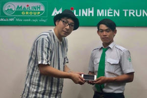 Đà Nẵng: Lái xe taxi trả lại điện thoại cho du khách Nhật Bản