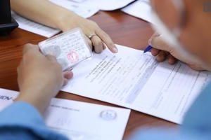 Làm giả giấy tờ để vay tiền, có vi phạm pháp luật? Làm giả giấy tờ để vay tiền, có vi phạm pháp luật?