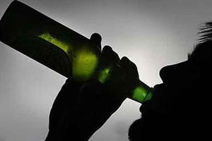 Bi kịch từ gã chồng cũ nát rượu Bi kịch từ gã chồng cũ nát rượu