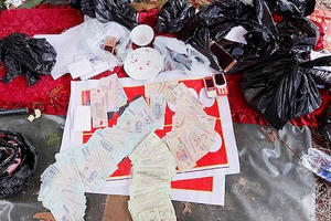 24 con bạc mang hơn 230 triệu đồng lên núi sát phạt