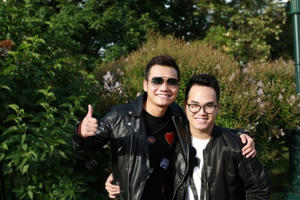 Mặc ồn ào dư luận, Khắc Hưng thoải mái đi du lịch cùng anh trai