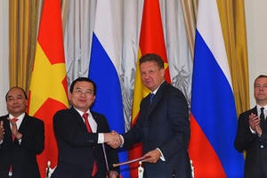 Thủ tướng Nguyễn Xuân Phúc tới thăm liên Bang Nga