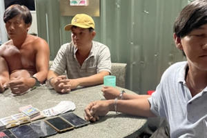 Bắt ổ bạc đang “sát phạt” trong chòi nuôi tôm tại Nhơn Trạch