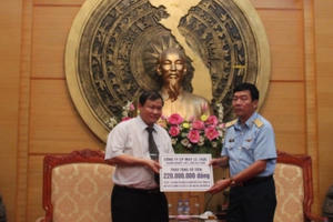 Công ty Lê Trực hỗ trợ 220 triệu đồng cho thân nhân các chiến sĩ trên máy bay Casa 212