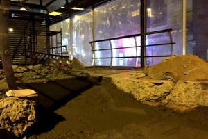 Nhà chờ buýt nhanh nghìn tỷ thi công sai, phải đập đi làm lại Nhà chờ buýt nhanh nghìn tỷ thi công sai, phải đập đi làm lại