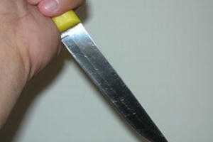 Bị đâm thủng tim vì can ngăn đánh nhau