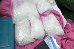 Lạng Sơn: Bắt "nữ quái" vận chuyển 2kg ma túy đá