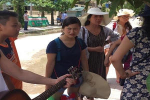 Vụ đuổi du khách ở biển Hải Tiến: Khách sạn Quang Trung tự gắn 3 sao!