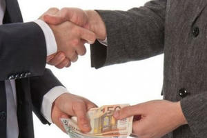 'Hối lộ' biến thành tội danh 'nhạy cảm' trong công cuộc chống tham nhũng?