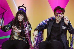 Ngô Kiến Huy, Quân A.P hoá trang Halloween theo gợi ý của fan