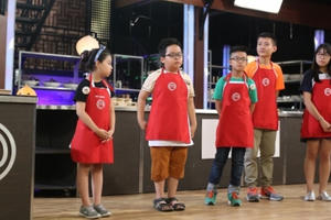 Vua đầu bếp nhí: Hiền Anh đành chịu thua đội Thanh Hải với tỷ số sít sao
