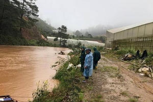 Lâm Đồng: Người đàn ông bị nước cuốn trôi khi qua đập tràn