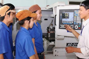 Sửa luật để có thêm nhiều người lao động giỏi Sửa luật để có thêm nhiều người lao động giỏi