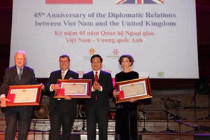 Bà Katrin Kandel: “Tôi mong không còn trẻ em Việt Nam bị dị tật'