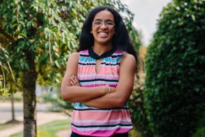 Cô bé 17 tuổi giúp nuôi sống 12.000 người vô gia cư