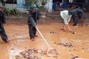 Cần đảm bảo cuộc sống cho người dân sau lũ