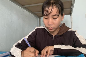 Kỳ tích của nữ thủ khoa mồ côi