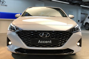 Bảng giá xe Hyundai tháng 12/2020: Ra mắt mẫu xe Accent bản nâng cấp 2021