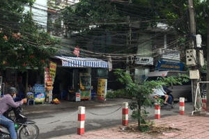 Hà Nội: Người dân sống chung với dây điện “mạng nhện, mắc võng”