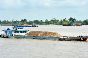 Khai thác cát trái phép trên sông Lam, người đàn ông bị phạt hơn 200 triệu đồng