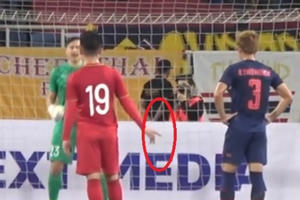 Video: "Bí quyết" giúp thủ thành Đặng Văn Lâm cản phá thành công quả phạt đền