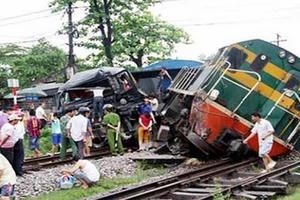 Nghi án nam thanh niên lao đầu vào đoàn tàu hỏa tự vẫn