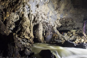 Chiêm ngưỡng vẻ đẹp huyền ảo, kỳ thú của hang Tiên