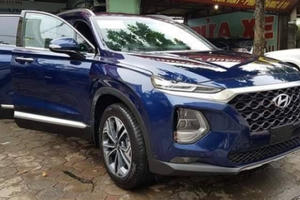 Chùm ảnh: Soi Hyundai SantaFe 2019 "lộ diện" giữa phố ở Hà Nội Chùm ảnh: Soi Hyundai SantaFe 2019 "lộ diện" giữa phố ở Hà Nội