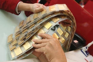 Giá vàng ngày 26/4: "Lao dốc" chạm đáy mức 33 triệu đồng/lượng